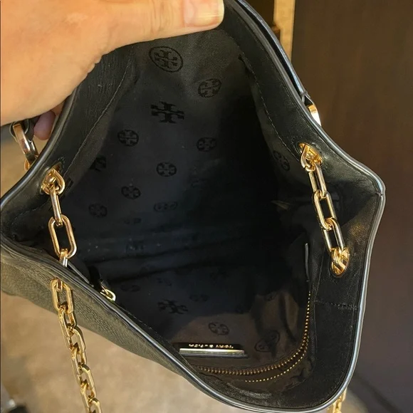 Tory Burch Black Leather Shoulder Bag with Gold Chain - Picture 7 of 7